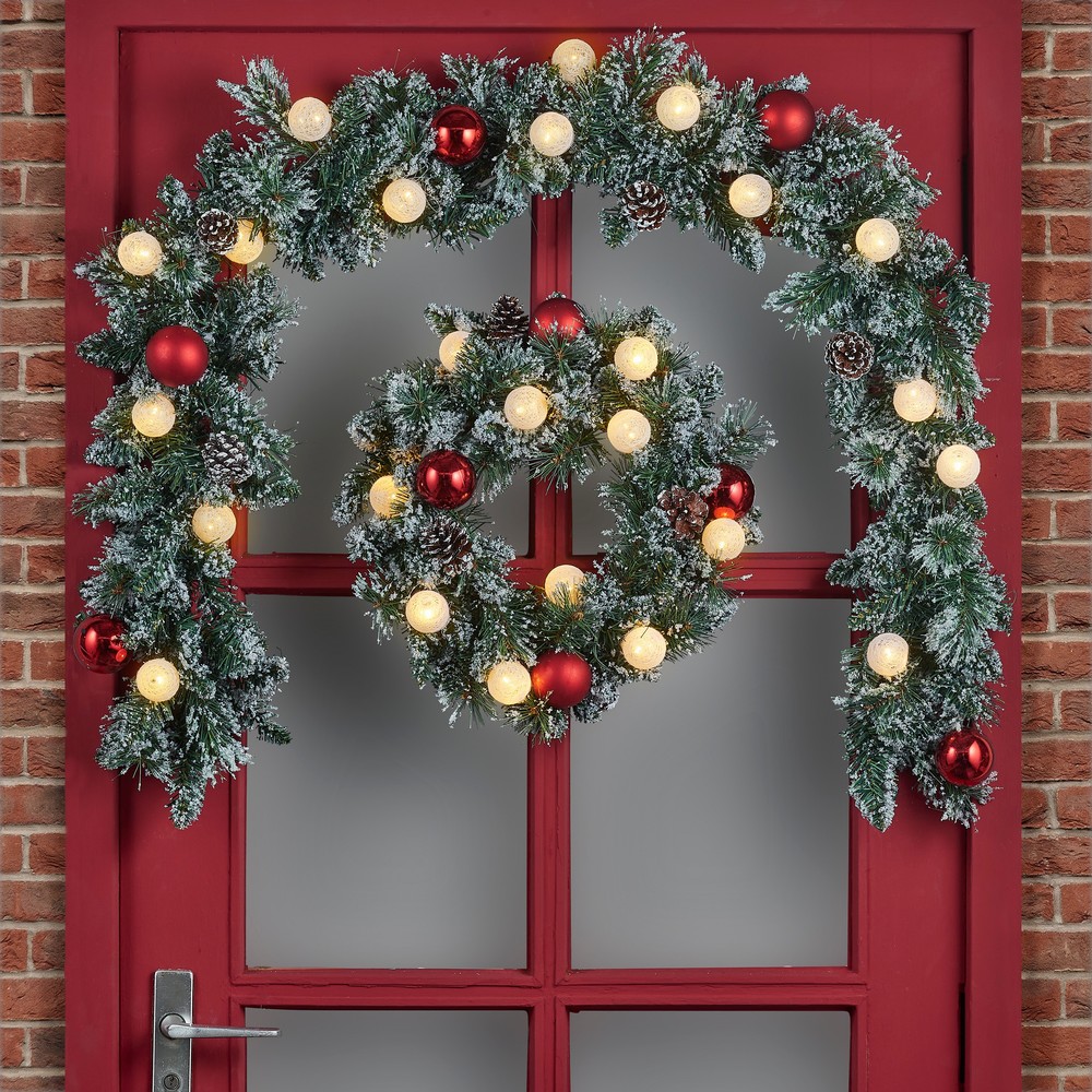 Kaprun Green Frosted Wreath with Red Baubles